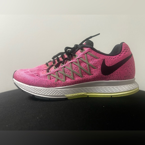 Nike Women's Pink and Black Running Shoes - Picture 1 of 6